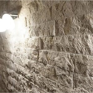 Classic Splitface Travertine, 7.5 cm x FL x 2.2 cm